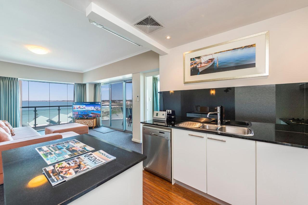 A 406 Fantastic Ocean Beach And Marina View Apt - マンジュラ エクステリア 写真